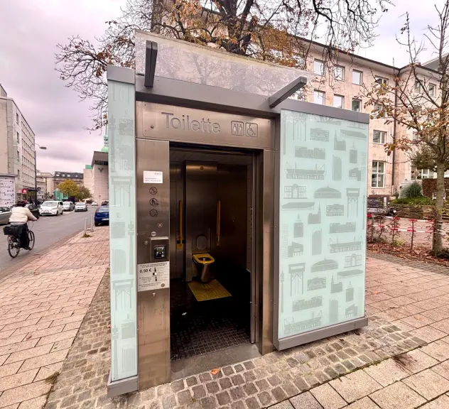 Öffentliche Toilette in Dortmund.