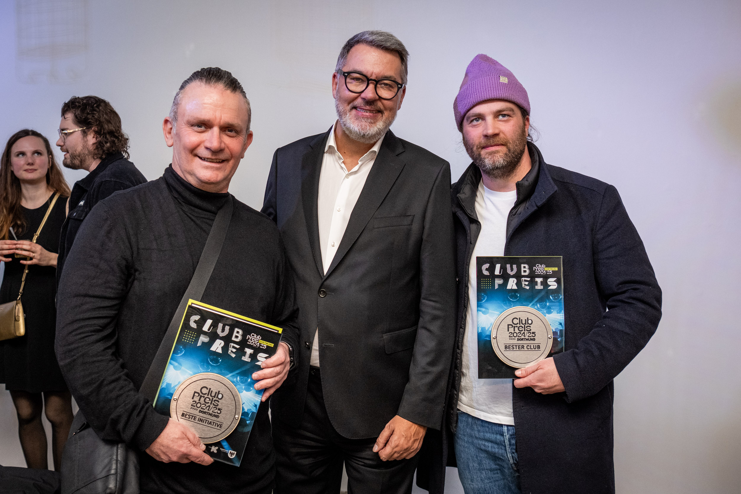 Zu sehen sind Udo Lagatz (links), Thomas Westphal (mitte) und Ben Bolderson (rechts).