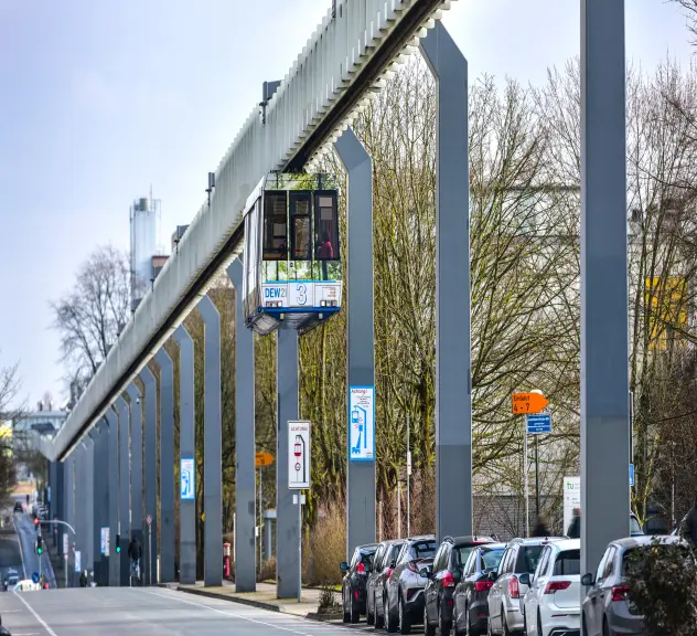 Die H-Bahn an der Dortmunder Universität.