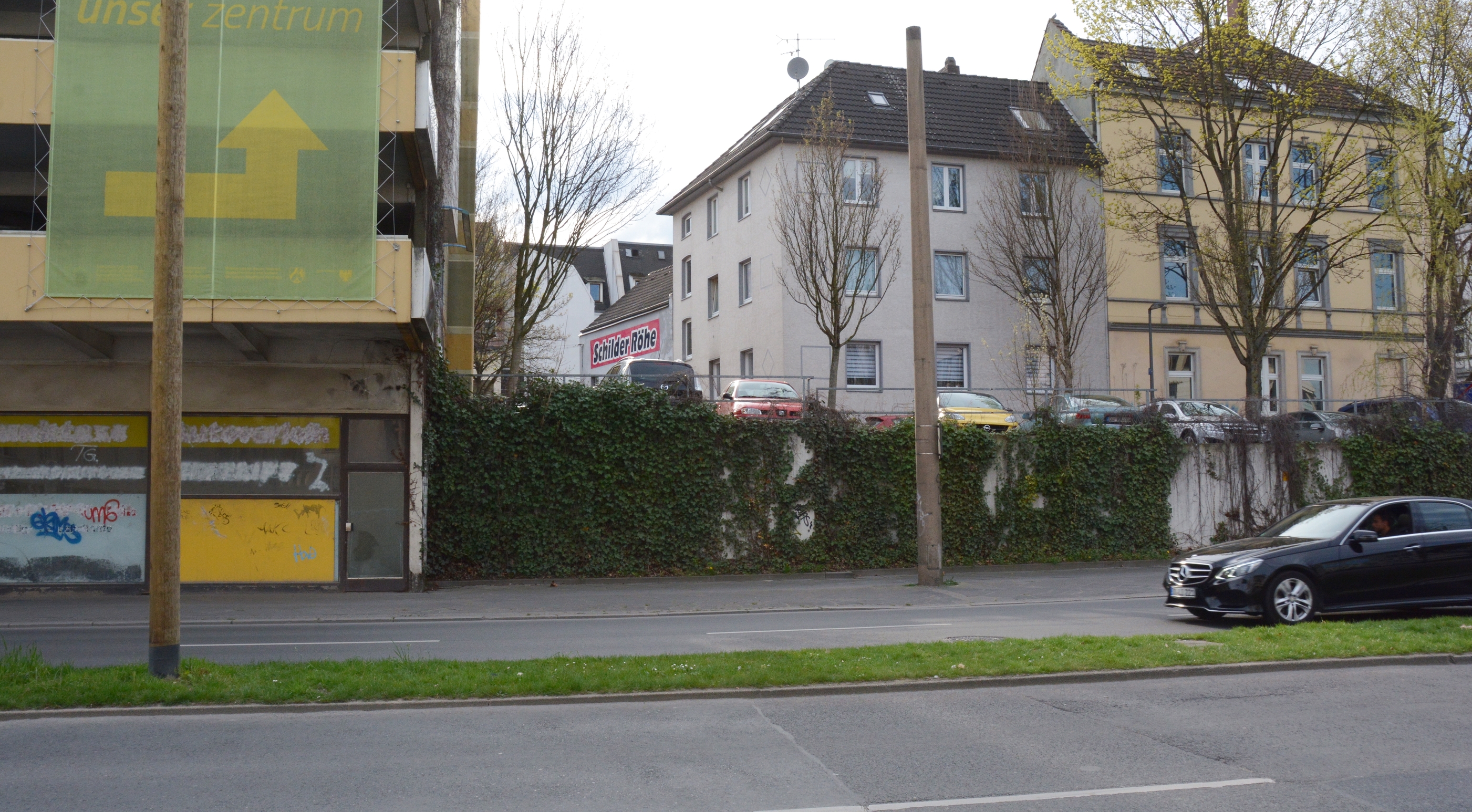 Stadterneuerung Hörde: Faßstraße und Verbindungsweg vor dem Umbau (Foto von 2016).