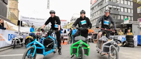 Drei Fahrradfahrer auf dem E-Bike-Festival