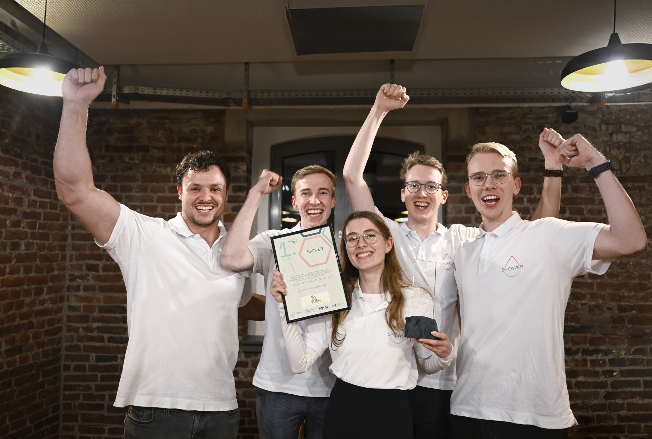 Freude über Platz 1: Das Team von SHOWER gewann beim Stipendienwettbewerb von greenhouse.ruhr.