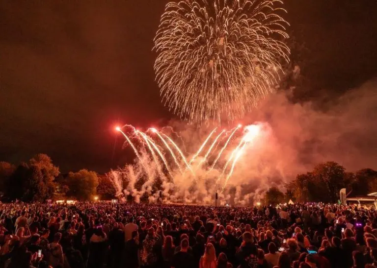  Feuerwerk beim Lichterfest im Westfalenpark Dortmund