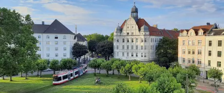 Der Borsigplatz in Dortmund, im Hintergrund Häuser.