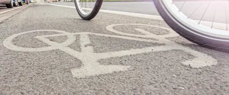 Radfahrer auf Radweg