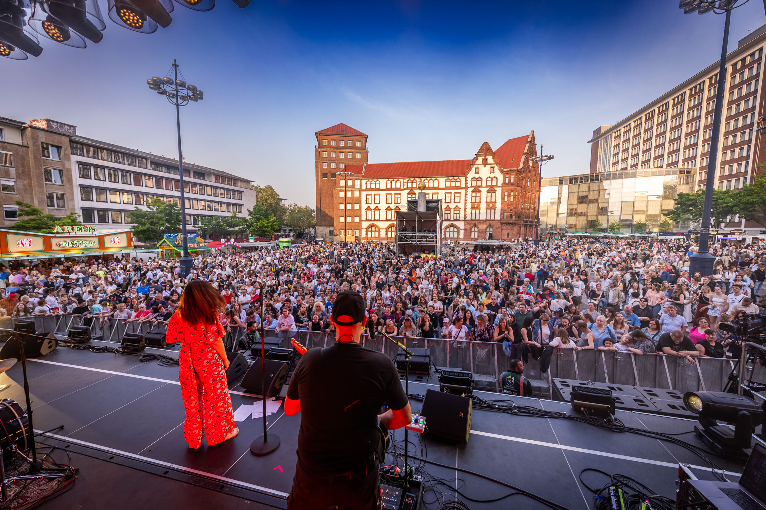 AngelA auf der Radio 91.2 - Bühne vor dem Rathaus.