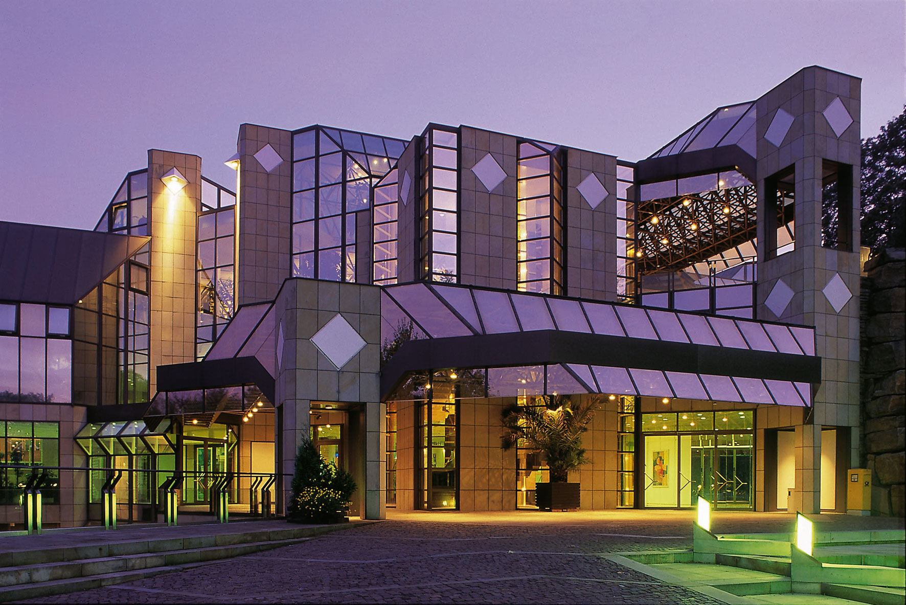 Das Casino Hohensyburg befindet sich neben der Runine der ehemaligen Syburg.