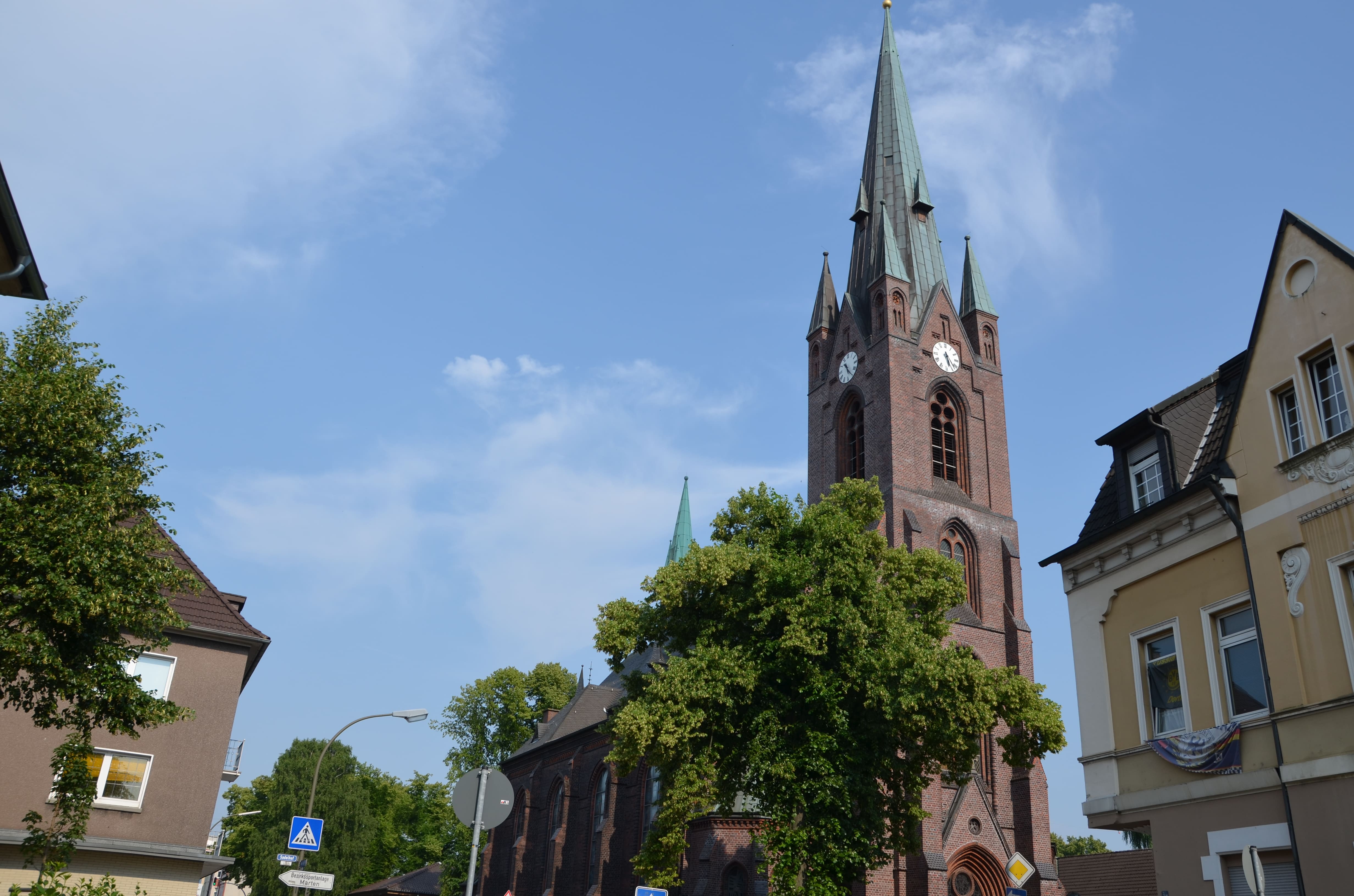 Die denkmalgeschützte katholische Pfarrkirche Heilige Familie