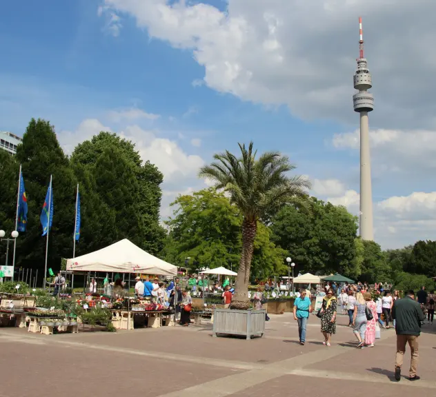 Blick auf den Eingangsbereich an der Ruhralle im Westfalenpark Dortmund