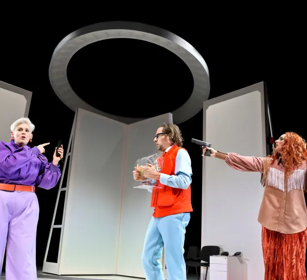 Marlena Keil, Alexander Darkow und Nika Miskovic in "Jeeps"